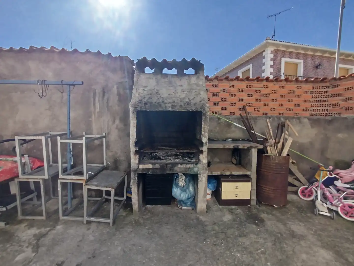 Cuina de Casa adosada en venda en Mojados amb Calefacció, Parquet i Traster