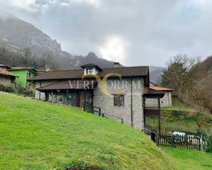 Vista exterior de Casa o xalet en venda en Ponga amb Balcó