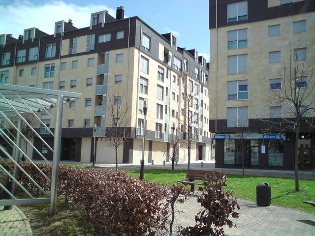 Local comercial en Venta en Calle Pablo Iglesias, 3 en Covadonga - Campuzano - Ciudad Vergel