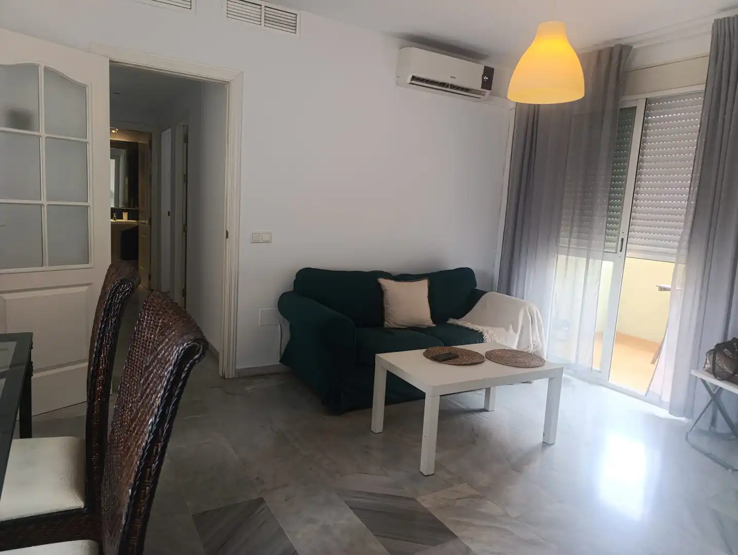 Sala de estar de Apartamento de alquiler con opción a compra en Málaga con Aire acondicionado, Terraza y Trastero