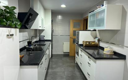 Küche von Einfamilien-Reihenhaus zum verkauf in Las Gabias mit Klimaanlage, Terrasse und Balkon