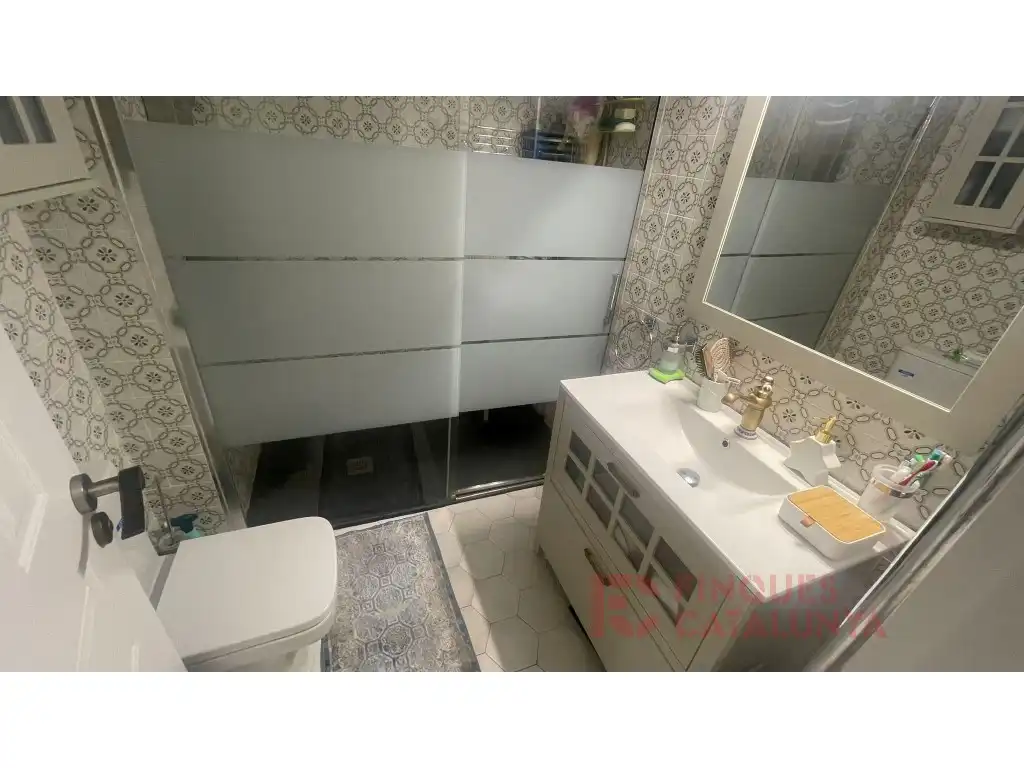 Baño de Piso en venta en Girona con Aire acondicionado, Calefacción y Balcón