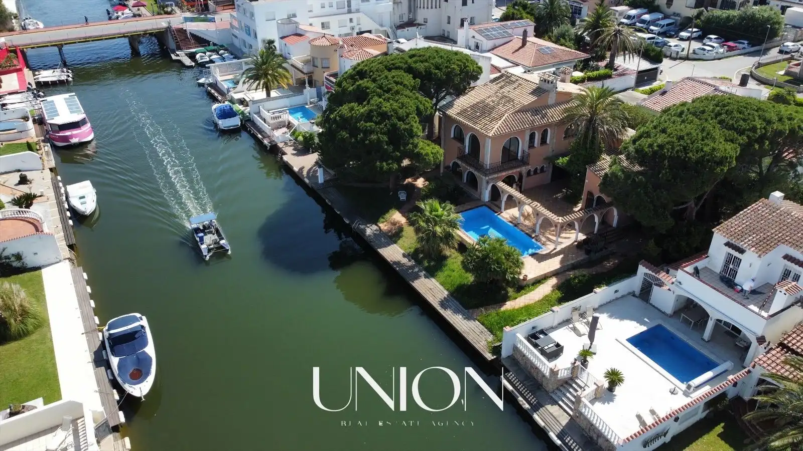 Chalet con piscina en venta en Requesens, imagen 2