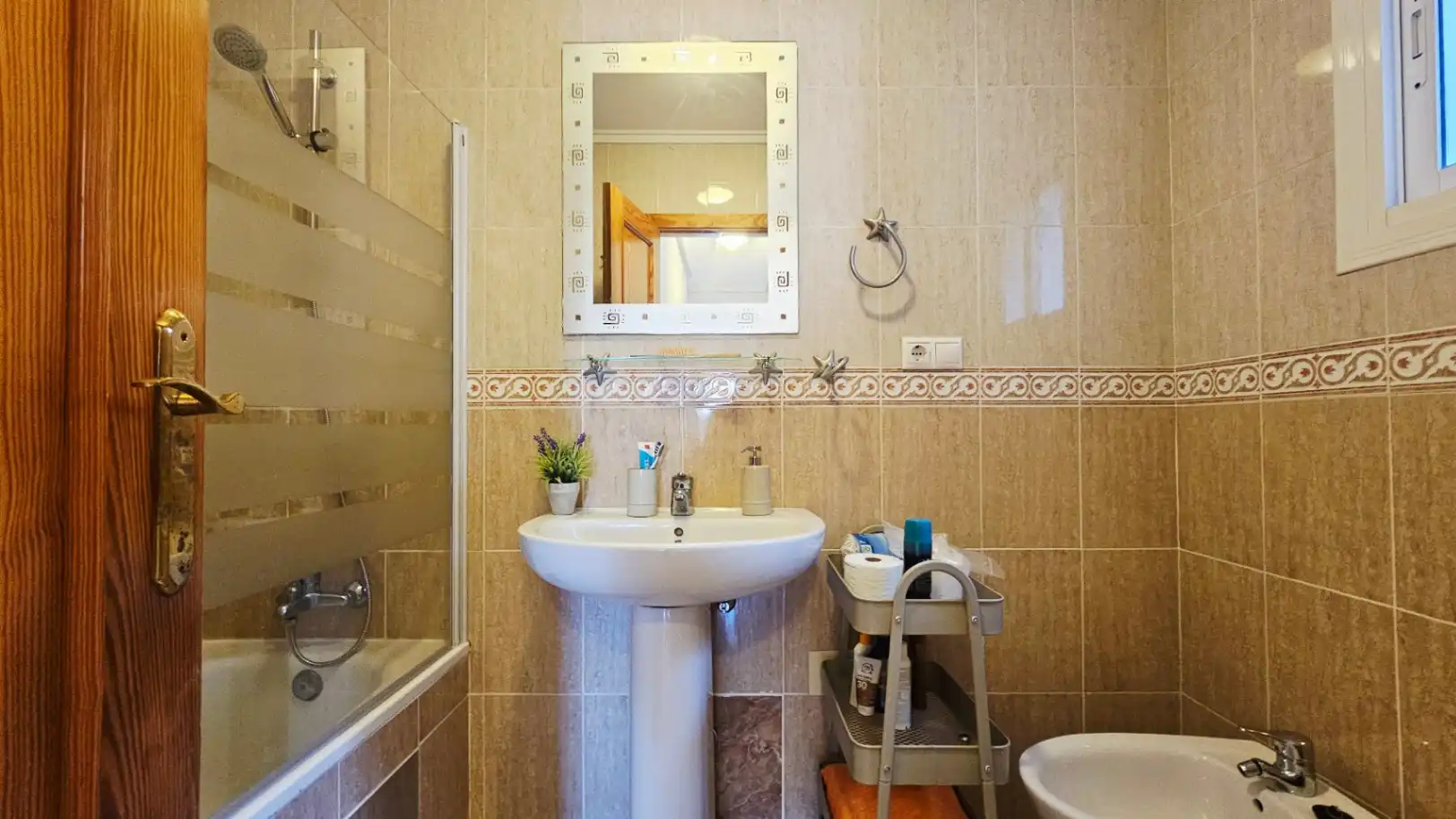 Baño de Dúplex de alquiler en Santa Pola con Aire acondicionado, Calefacción y Terraza