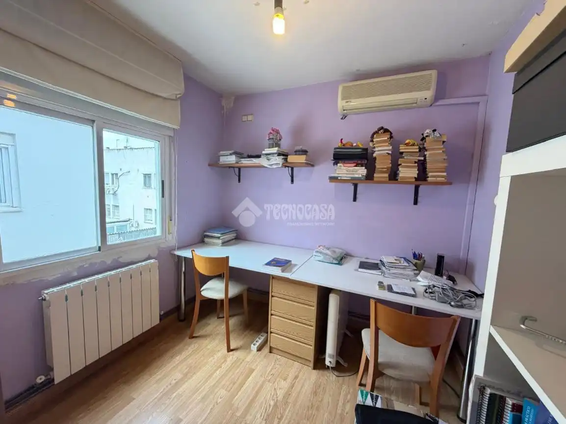 Flat for sale in Getafe  with Air Conditioner, Heating and Furnished
