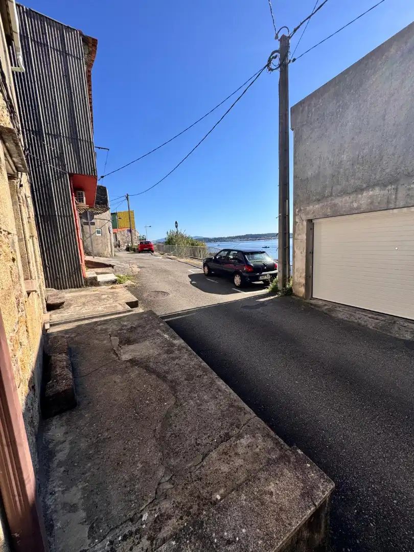 Aparcament de Casa adosada en venda en Boiro amb Calefacció, Moblat i Forn