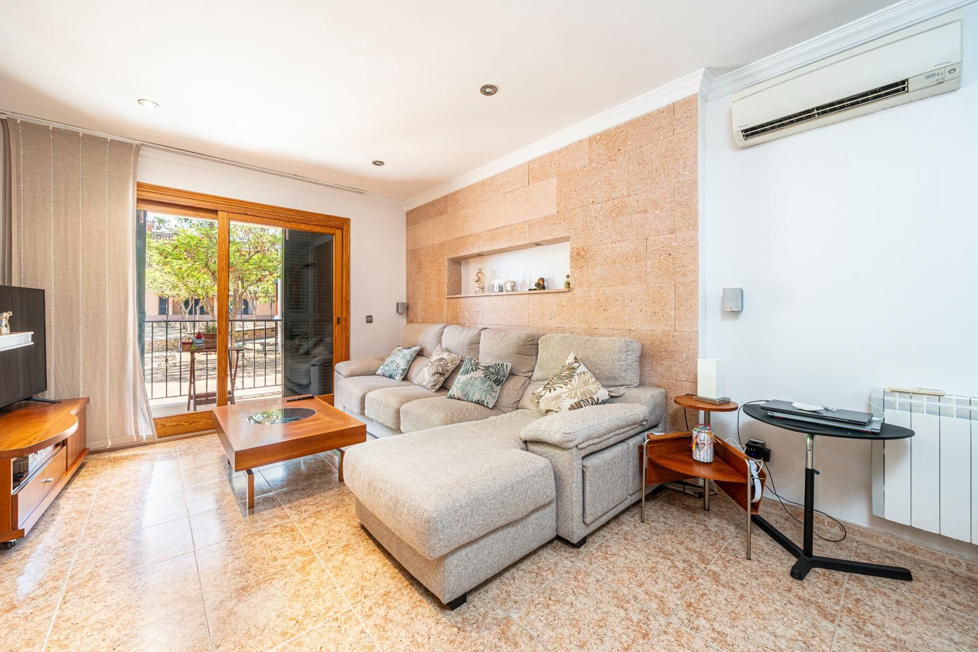 Sala d'estar de Dúplex en venda en Santa María del Camí amb Aire condicionat, Calefacció i Terrassa