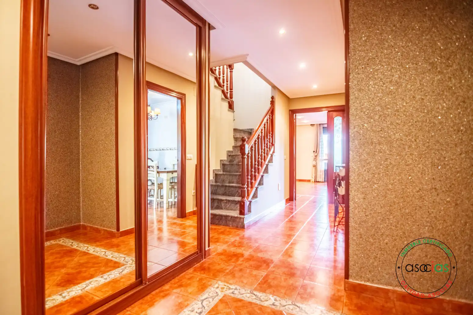 Casa adosada en venta en Grado con Calefacción, Jardín privado y Parquet