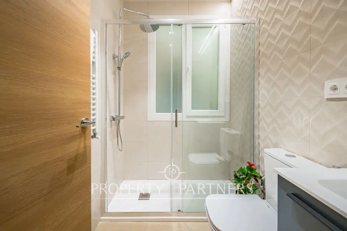 Baño de Apartamento en venta en Madrid con Aire acondicionado, Calefacción y Amueblado