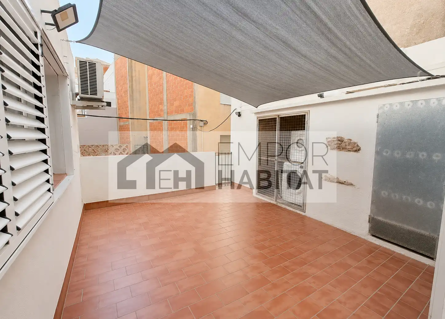 Terrasse von Einfamilien-Reihenhaus zum Verkauf in Llançà mit Klimaanlage, Heizung und Terrasse