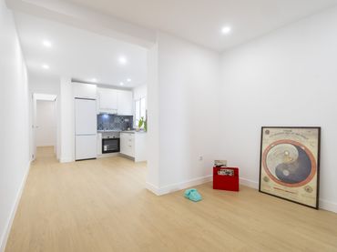Flat for sale in C. Princesa Guajara 32