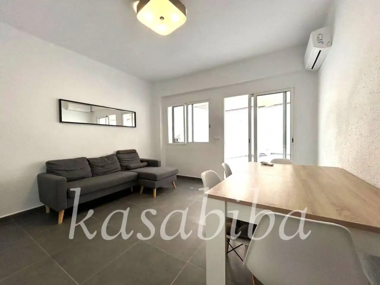 Sala d'estar de Pis de lloguer en  Valencia Capital amb Aire condicionat, Terrassa i Alarma