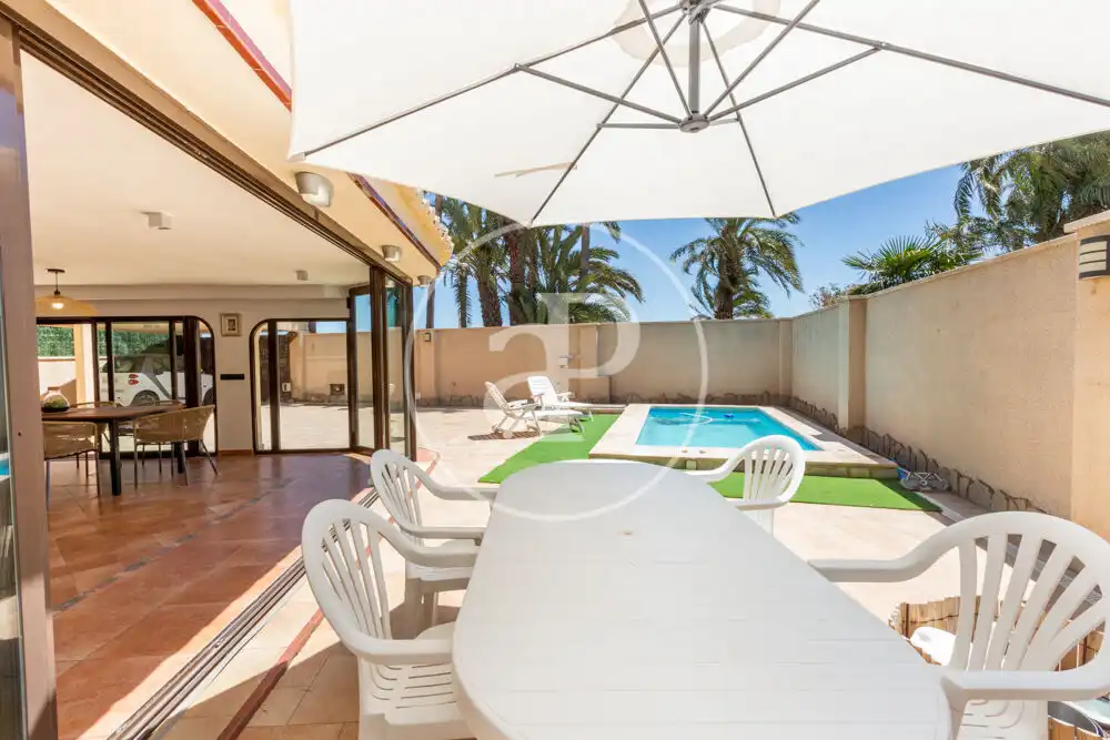 Terraza de Casa o chalet de alquiler en La Pobla de Farnals con Aire acondicionado, Calefacción y Jardín privado