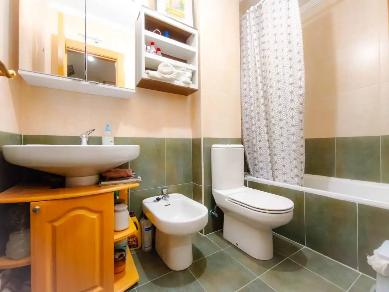 Bathroom of Apartments for sale in Burgos  with Heating and Parquet flooring
