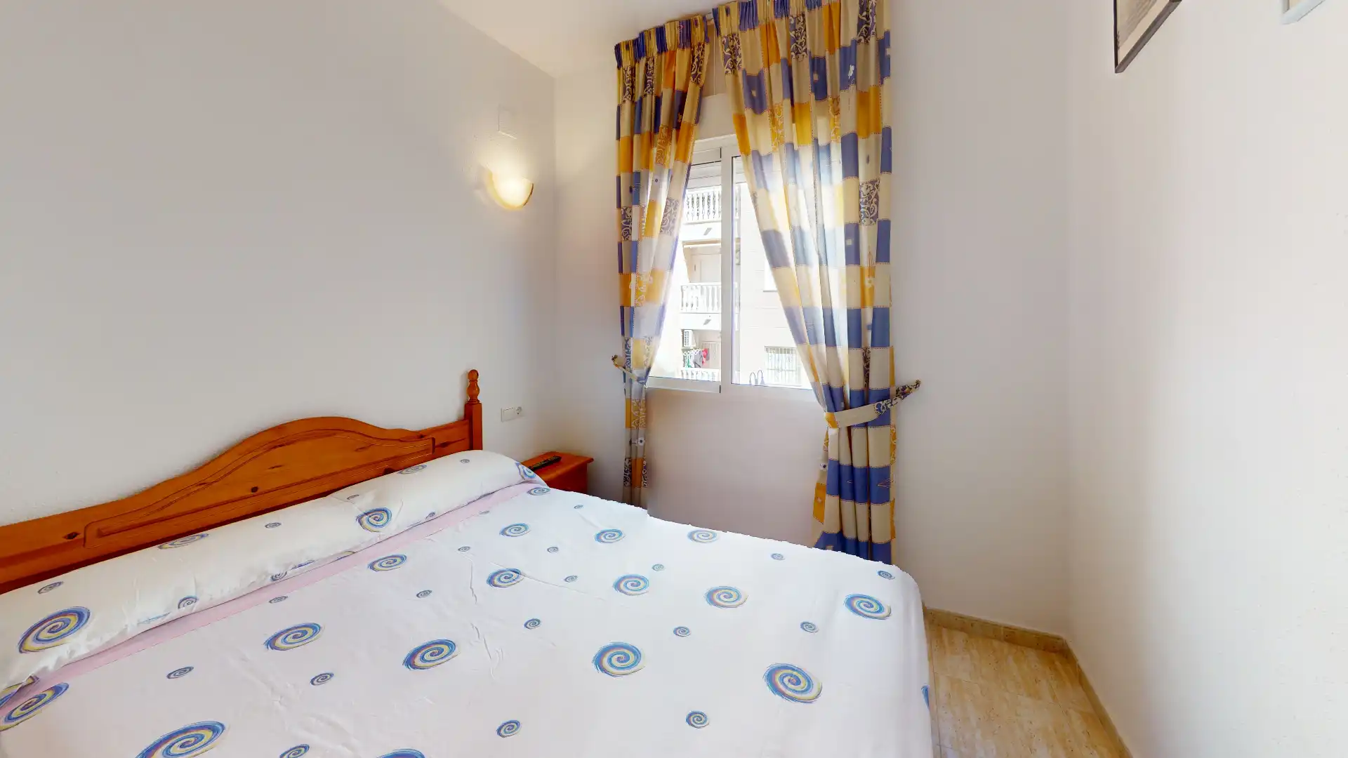 Dormitori de Pis en venda en Torrevieja amb Aire condicionat, Terrassa i Moblat