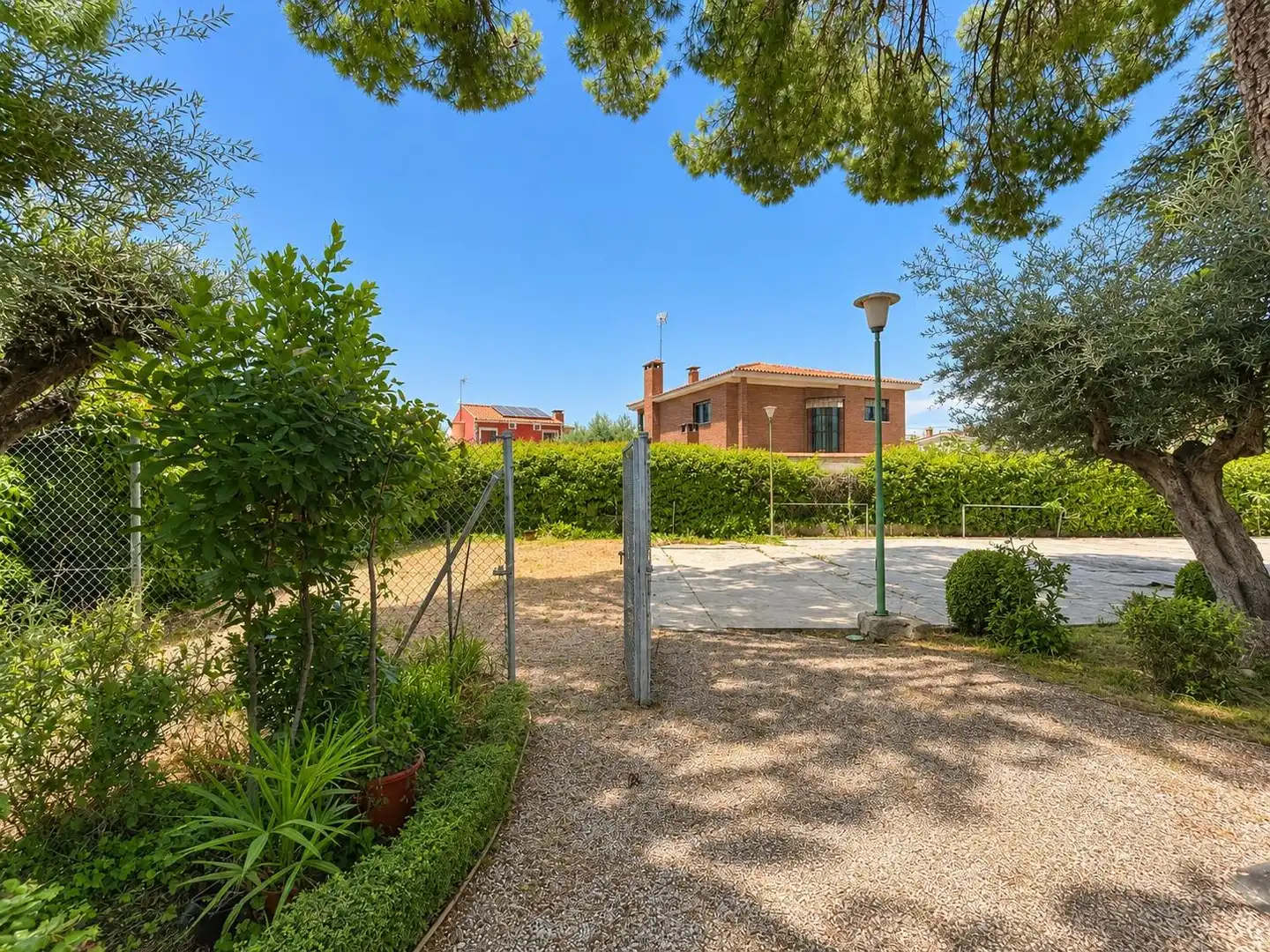 Vista exterior de Casa o xalet en venda en Arganda del Rey amb Jardí privat