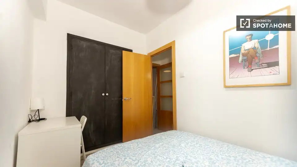 Bedroom of Flat for rent in Valencia  with Air Conditioner, Heating and Furnished