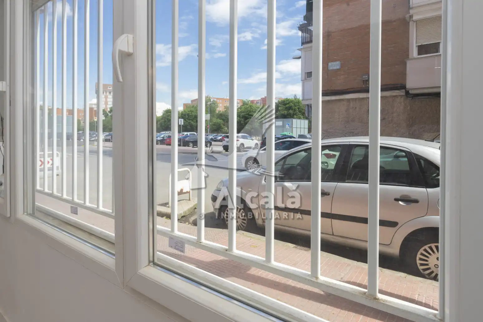 Parking de Local en venta en Alcalá de Henares con Aire acondicionado
