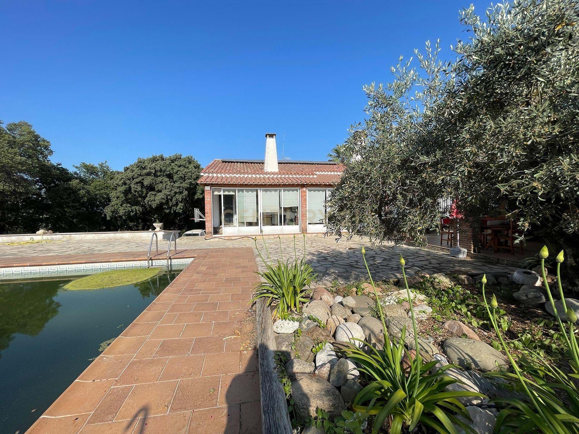 Jardí de Finca rústica en venda en Castellar del Vallès amb Aire condicionat, Terrassa i Piscina