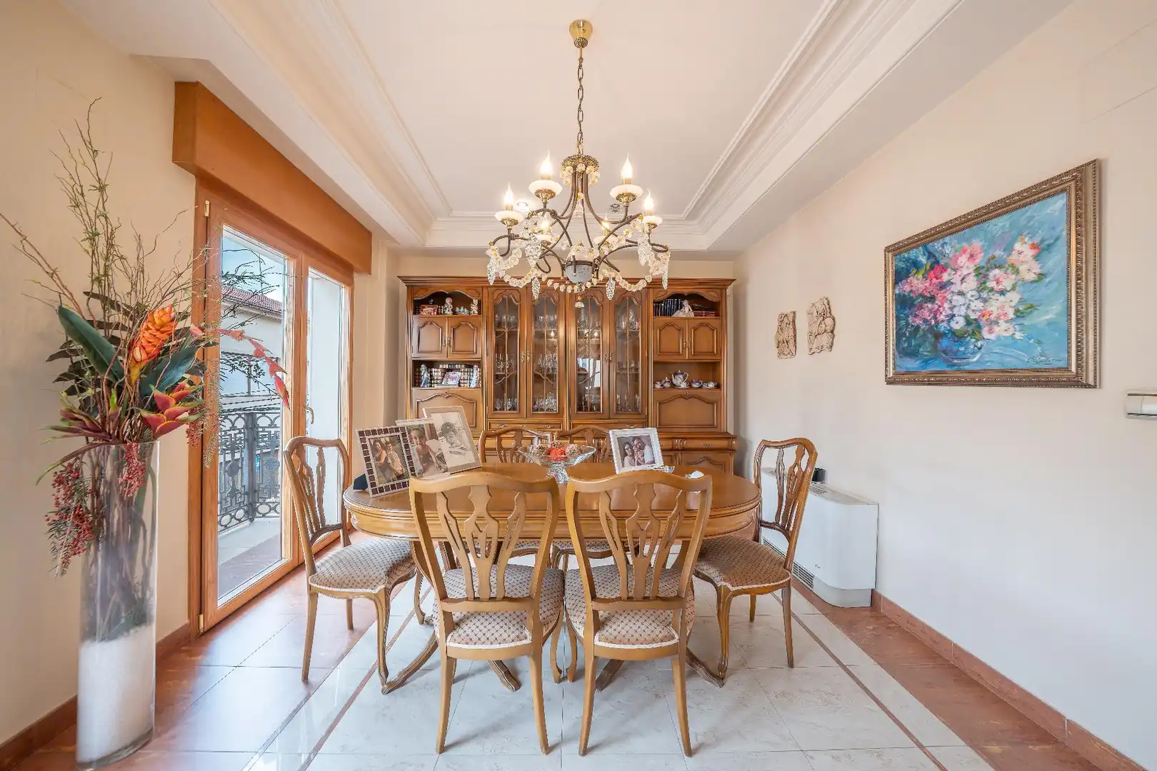 Esszimmer von Einfamilien-Reihenhaus zum Verkauf in Novelda mit Heizung, Terrasse und Balkon