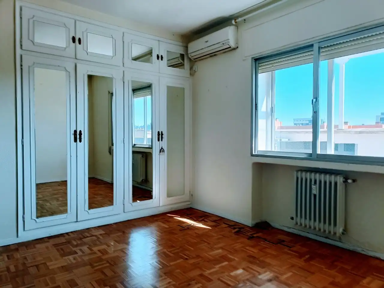 Habitación de Ático de alquiler en Madrid con Aire acondicionado, Calefacción y Parquet