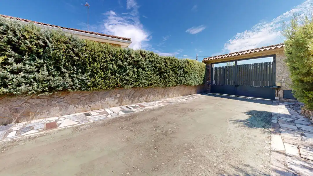 Vista exterior de Casa o chalet en venta en Valdelaguna con Aire acondicionado, Calefacción y Terraza