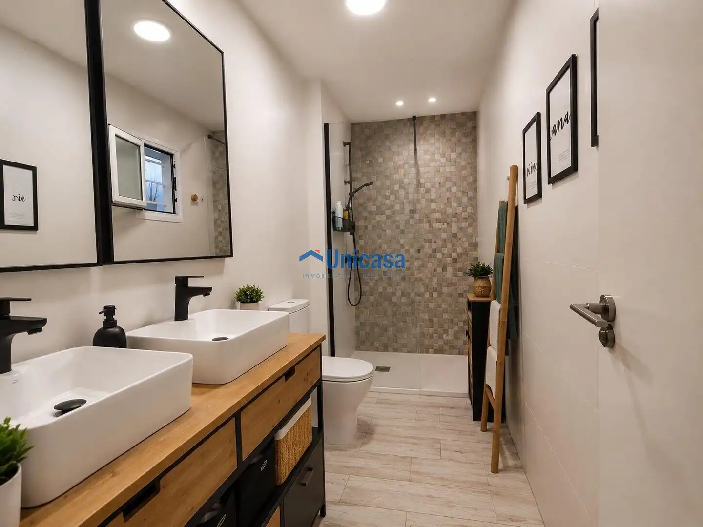 Bany de Casa o xalet en venda en Málaga