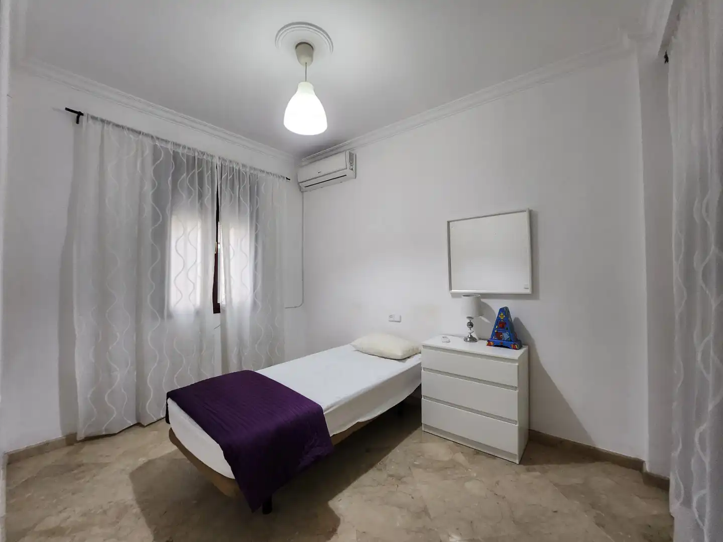 Schlafzimmer von Haus oder Chalet zum Verkauf in Alcalá de Guadaira mit Klimaanlage, Terrasse und Abstellraum