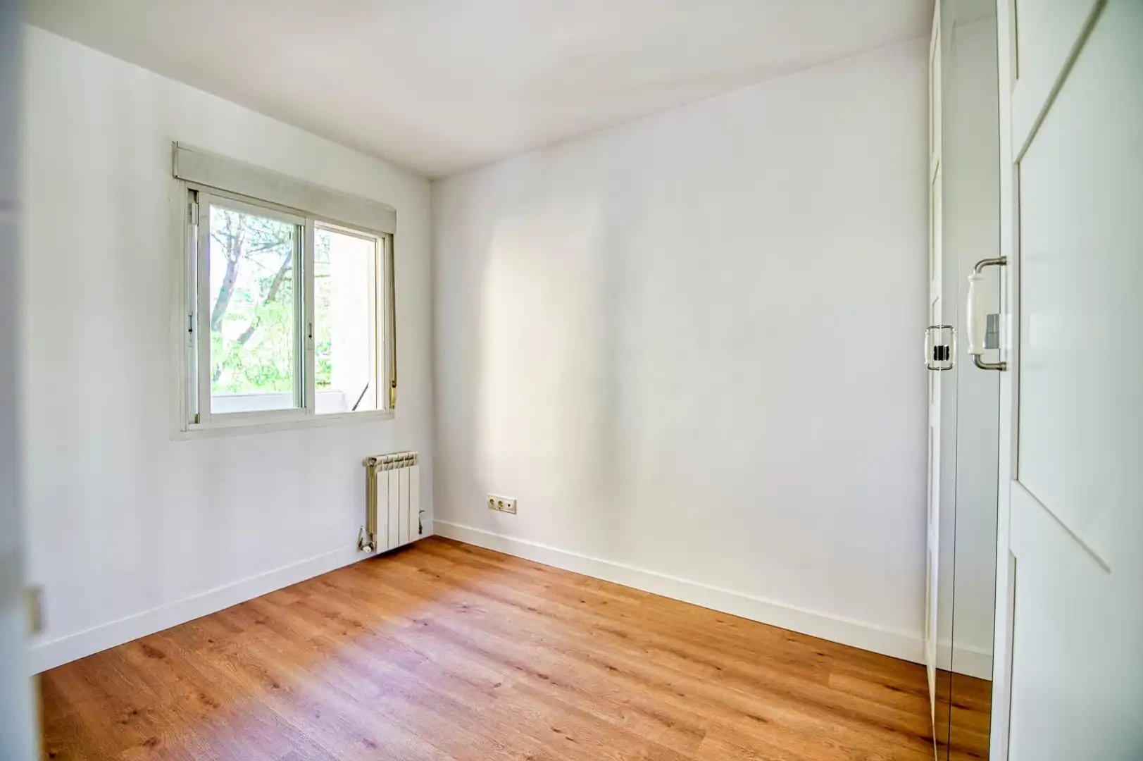 Bedroom of Flat for sale in Madrid