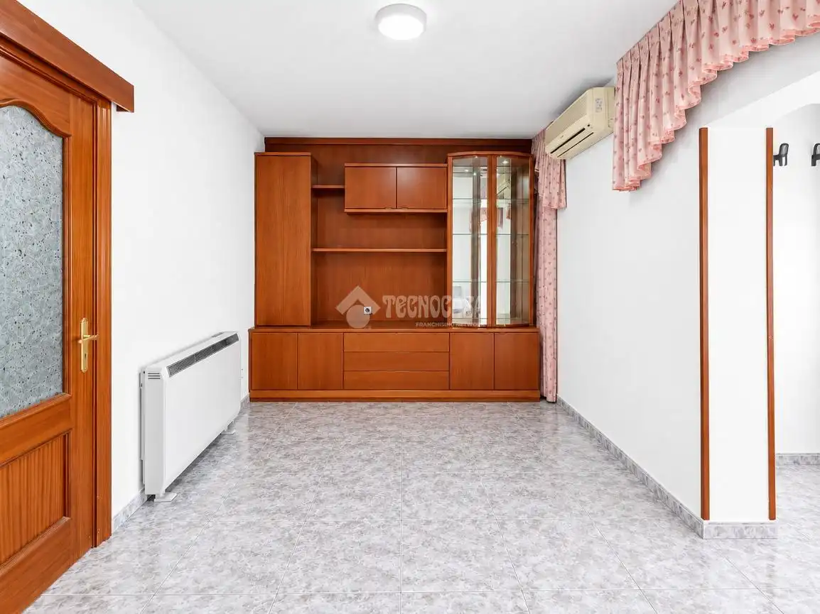 Habitación de Piso en venta en Madrid con Calefacción