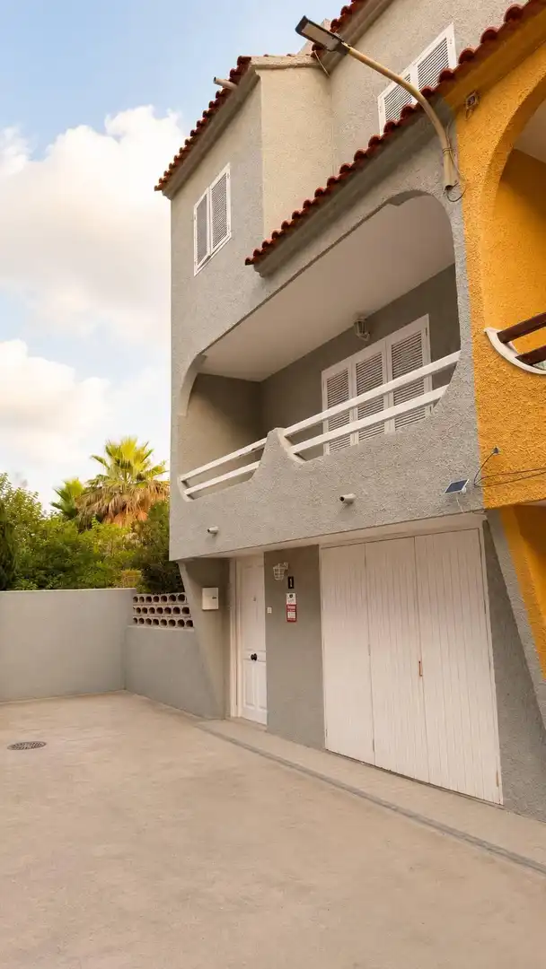 Vista exterior de Casa o xalet en venda en Sueca amb Aire condicionat, Terrassa i Traster
