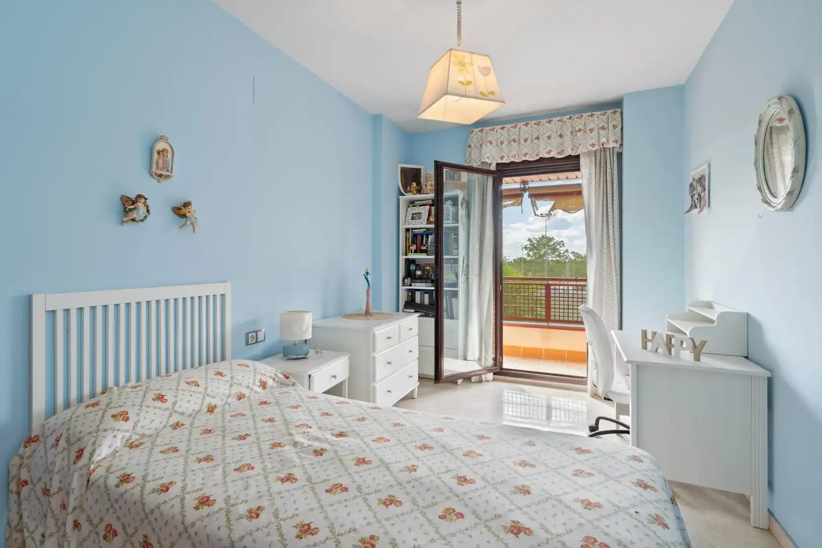 Bedroom of Flat for sale in Granada  with Air Conditioner, Heating and Terrace