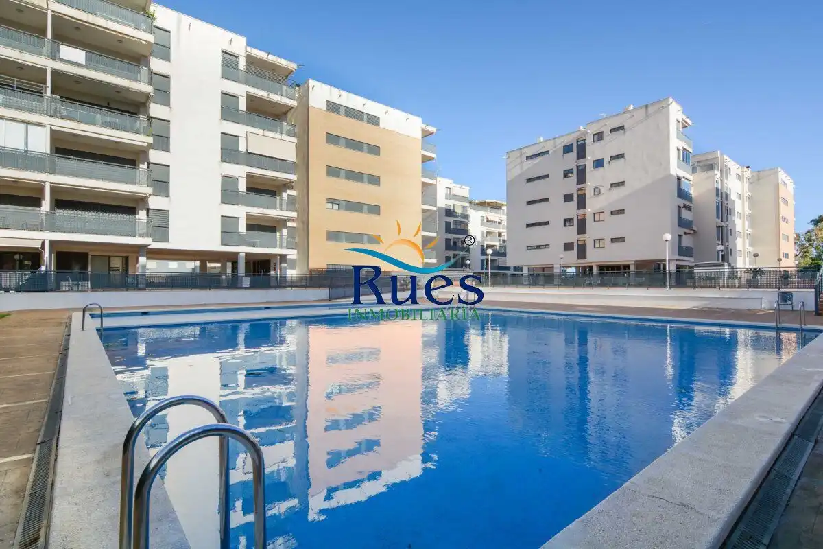 Piscina de Ático en venta en Benicasim / Benicàssim con Aire acondicionado, Calefacción y Trastero