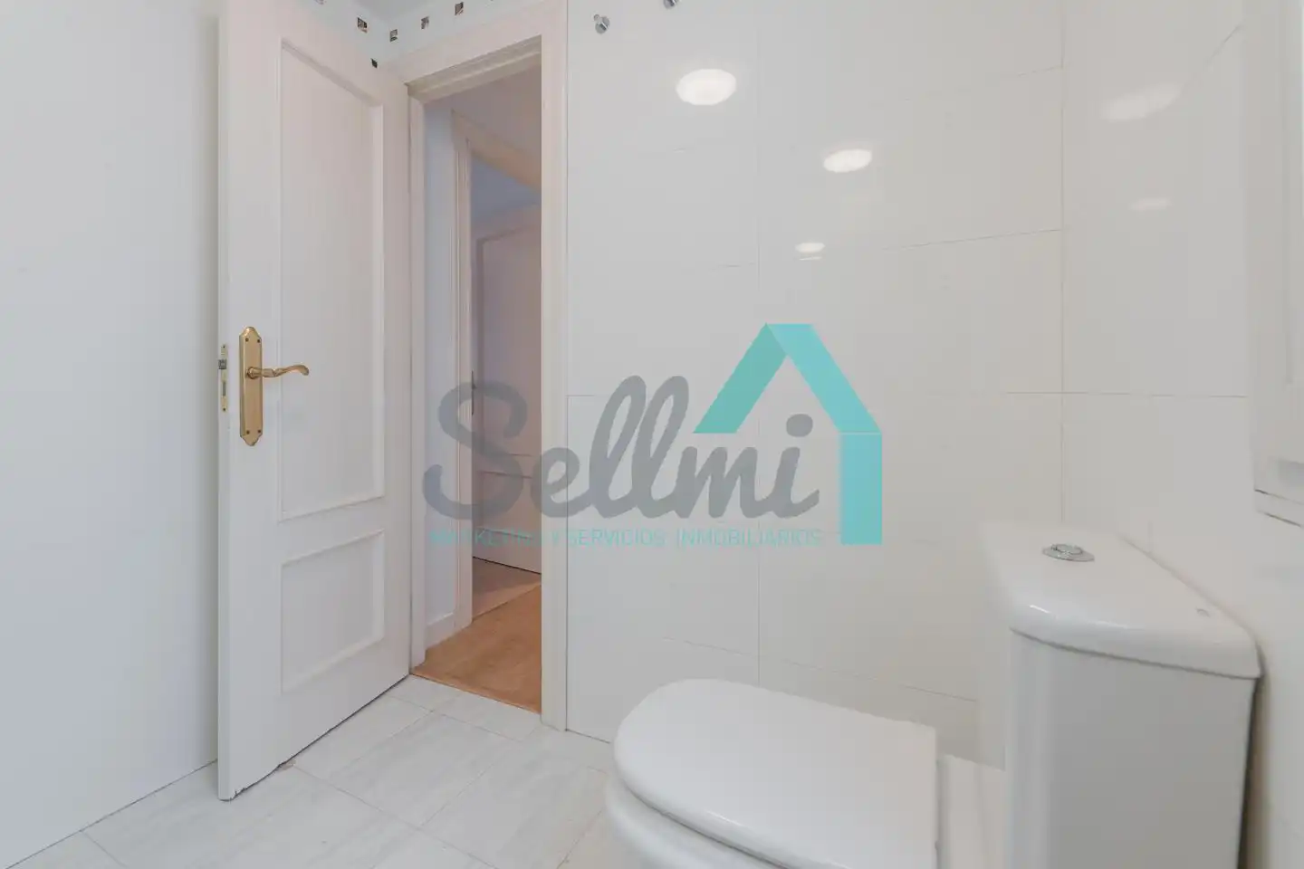 Badezimmer von Wohnung zur Miete in Oviedo  mit Heizung, Parkett und Terrasse