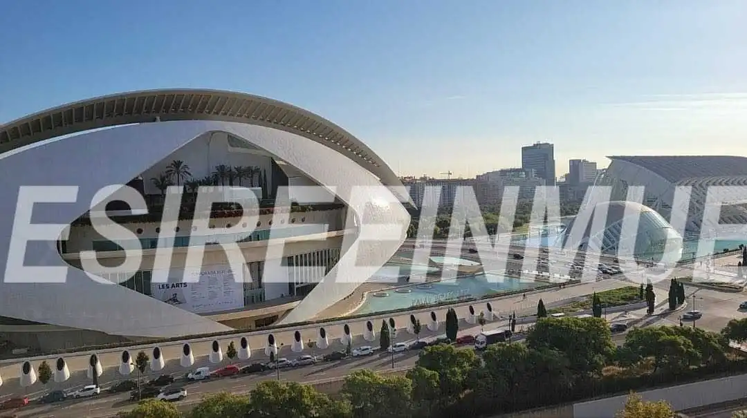 Vista exterior de Piso en venta en Valencia con Aire acondicionado, Calefacción y Terraza