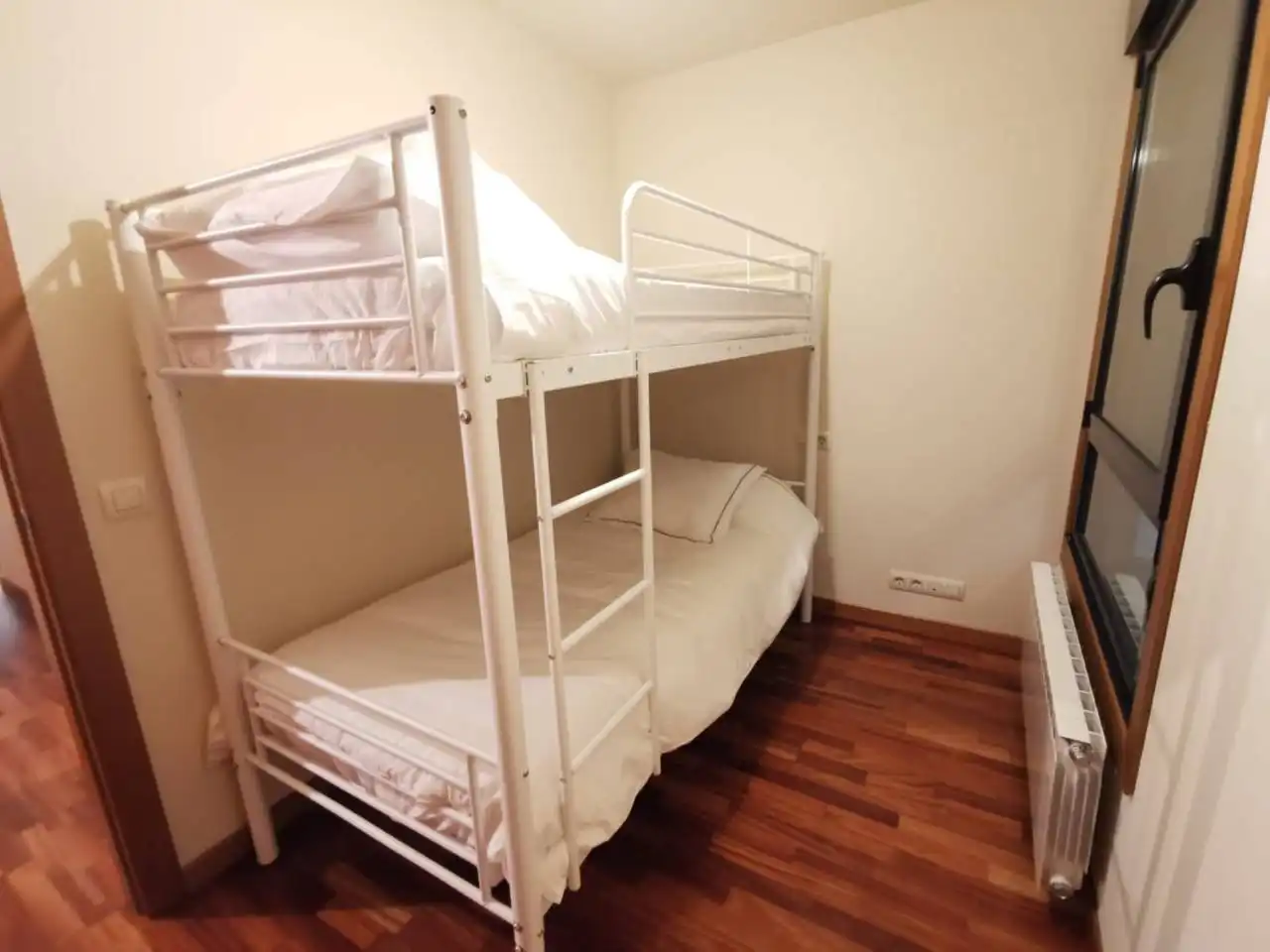 Flat for rent in Calle rosalia de castro, Salvaterra de Miño