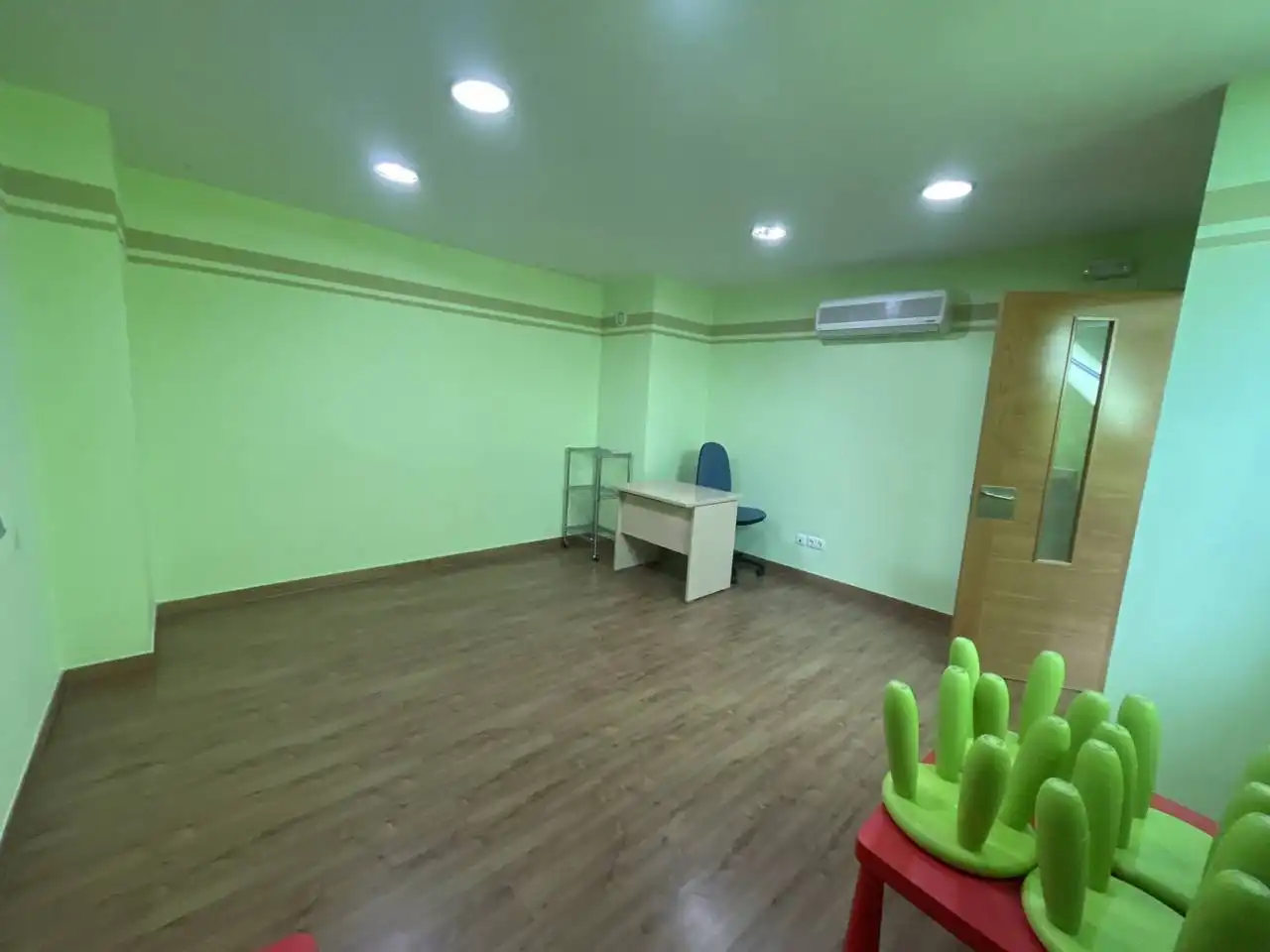 Commercial properties for rent in Estepona  with Air Conditioner