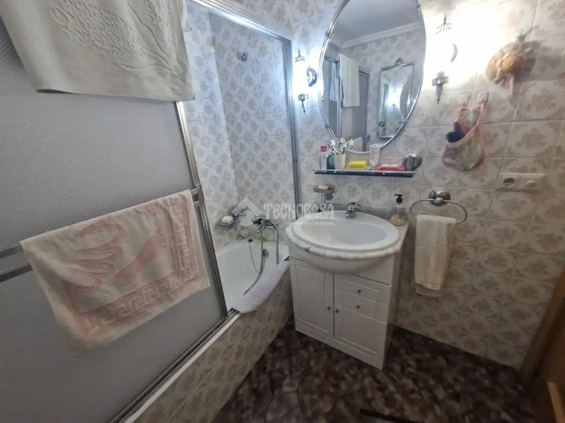 Baño de Piso en venta en Palencia con Calefacción, Parquet y Terraza