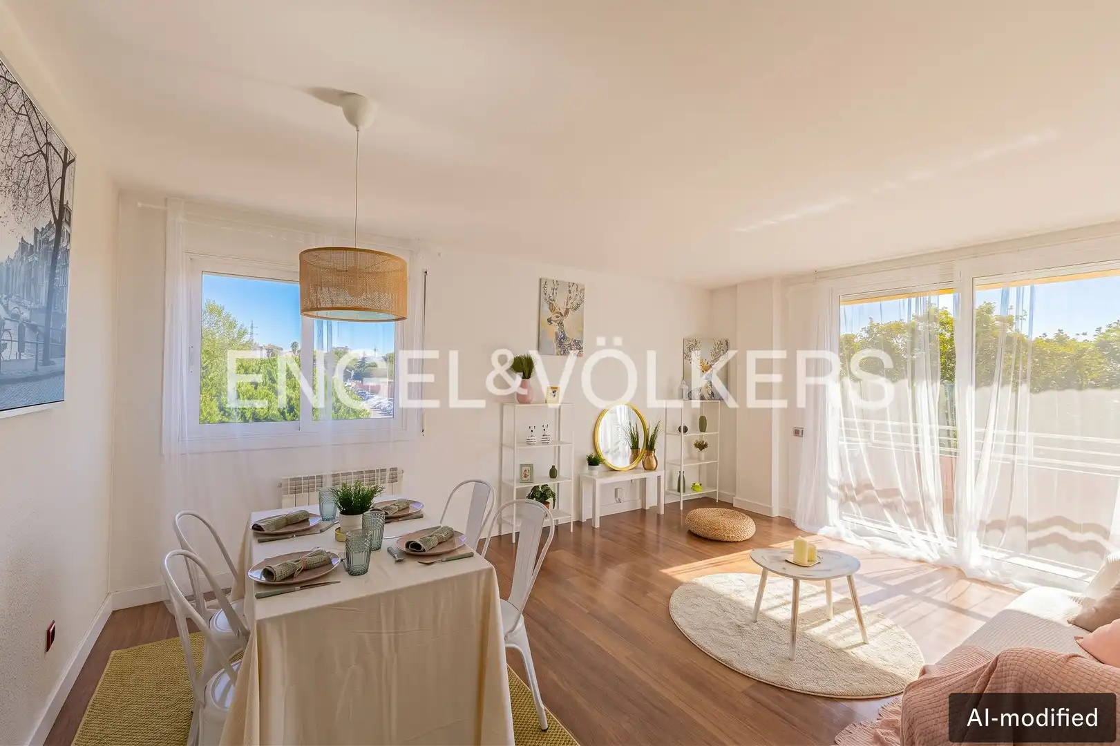Flat with terrace for sale in Sant Joan - TV3