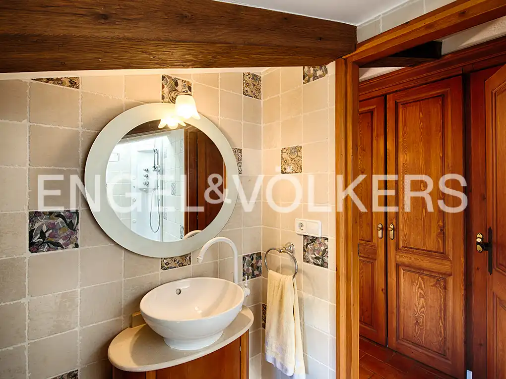 Country homes for sale in Lladó