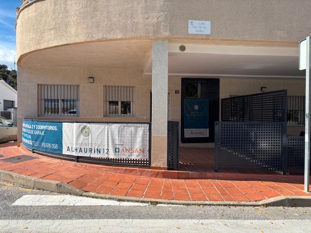 Foto 1 de Casa adosada en venda a Calle Mar de las Antillas, 69, Jardines de Alhaurín - Huerta Alta - Fuensanguínea, Málaga