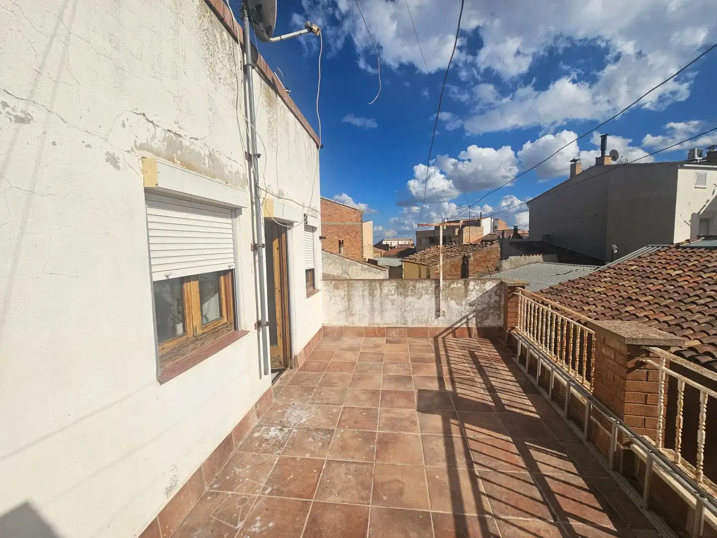 Vista exterior de Casa adosada en venda en Alguaire, Lleida