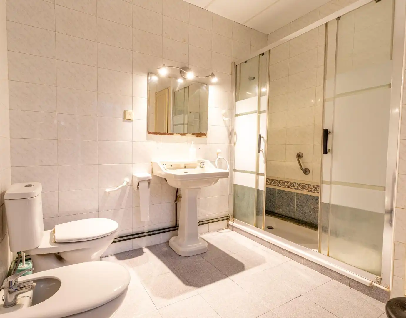 Baño de Piso en venta en Cieza con Aire acondicionado