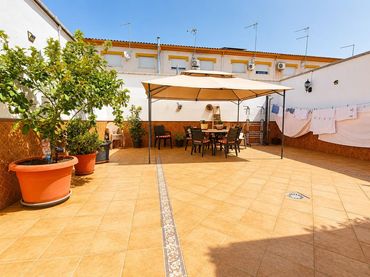 Maison mitoyenne avec balcon à vendre à Cijuela