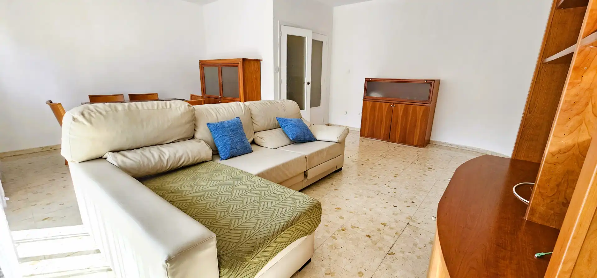 Sala d'estar de Pis en venda en Totana amb Moblat, Rentadora i Balcó
