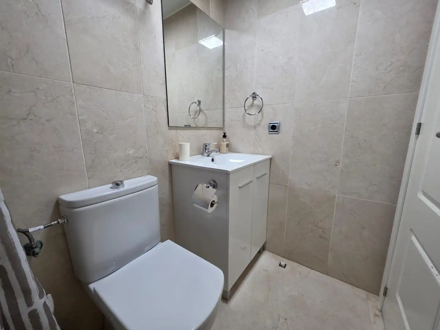 Bathroom of Flat for sale in Benalmádena  with Terrace, Storage room and Furnished