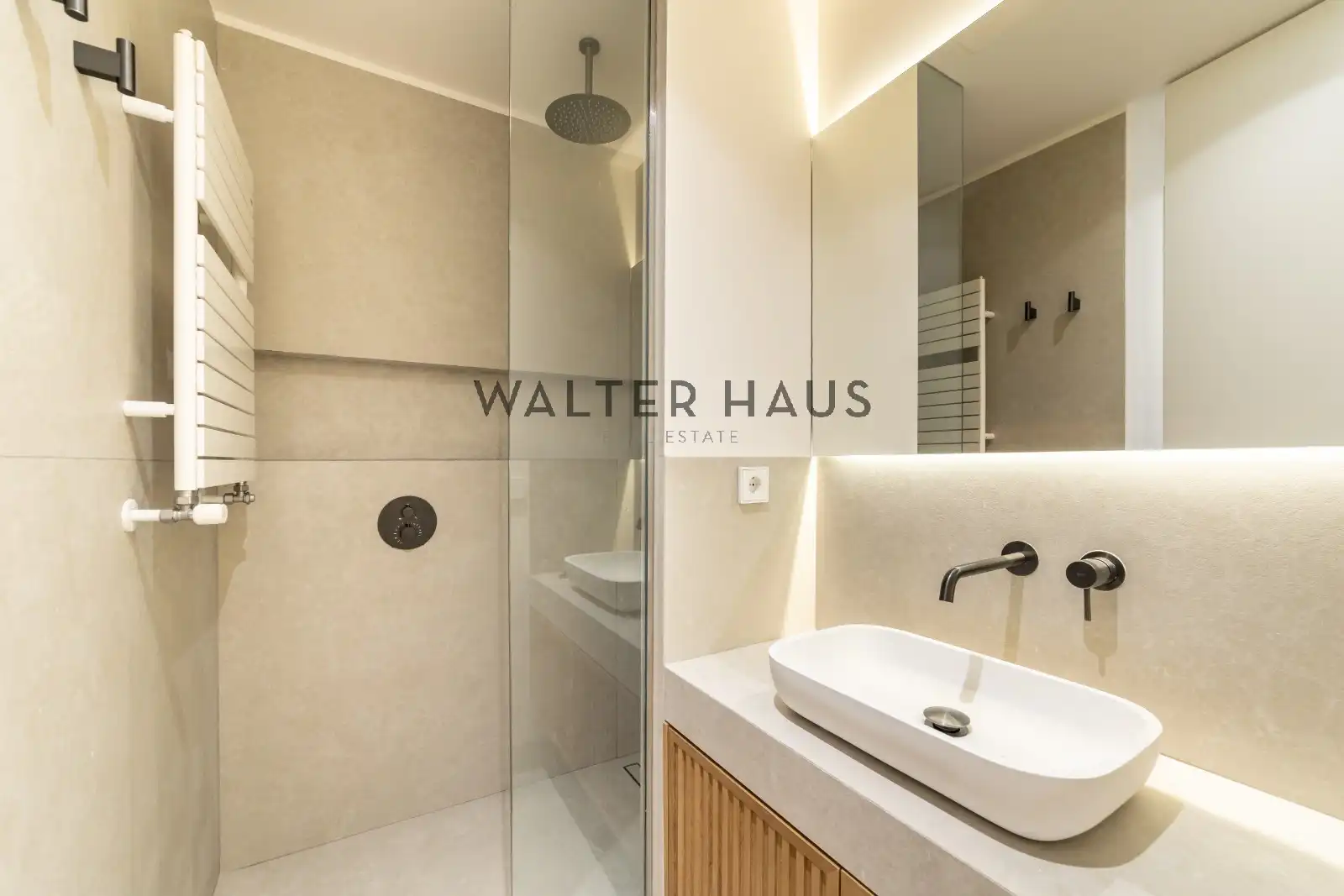 Flat for sale in Calle de Quevedo, Cortes - Huertas