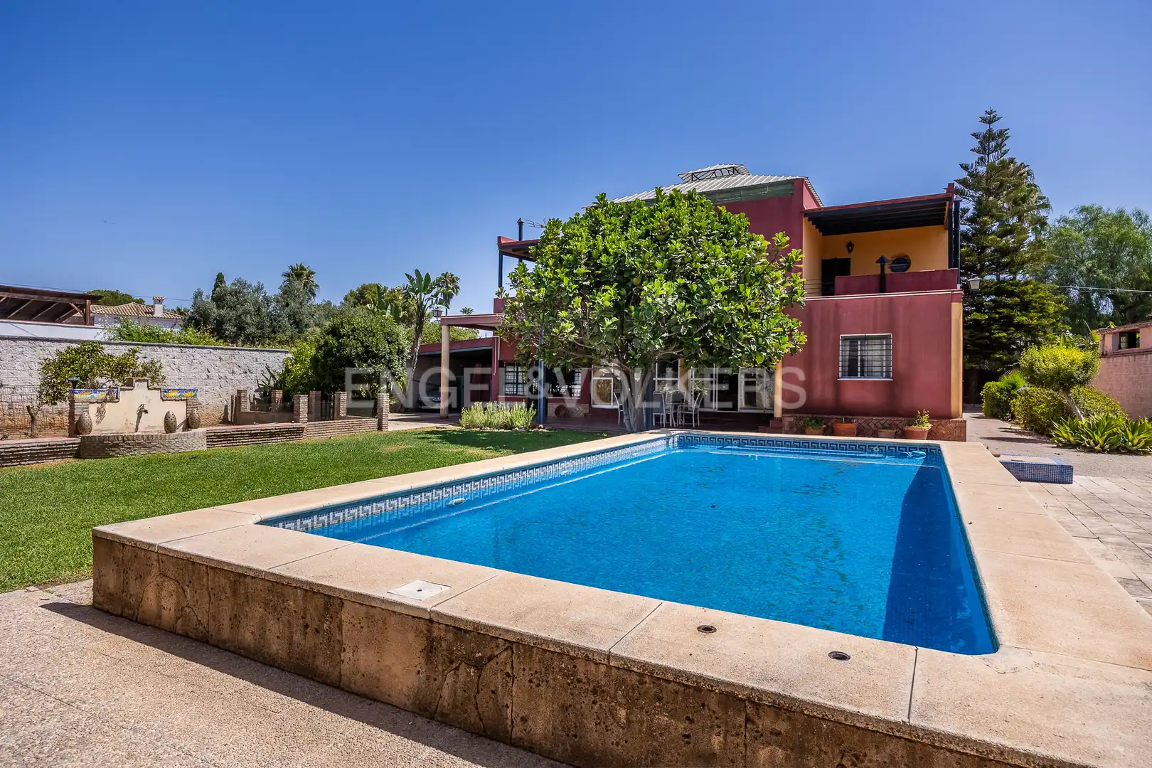 Piscina de Casa o chalet en venta en Carmona con Calefacción, Jardín privado y Terraza