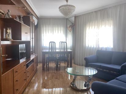 Living room of Flat to rent in  Madrid Capital  with Air Conditioner, Heating and Parquet flooring