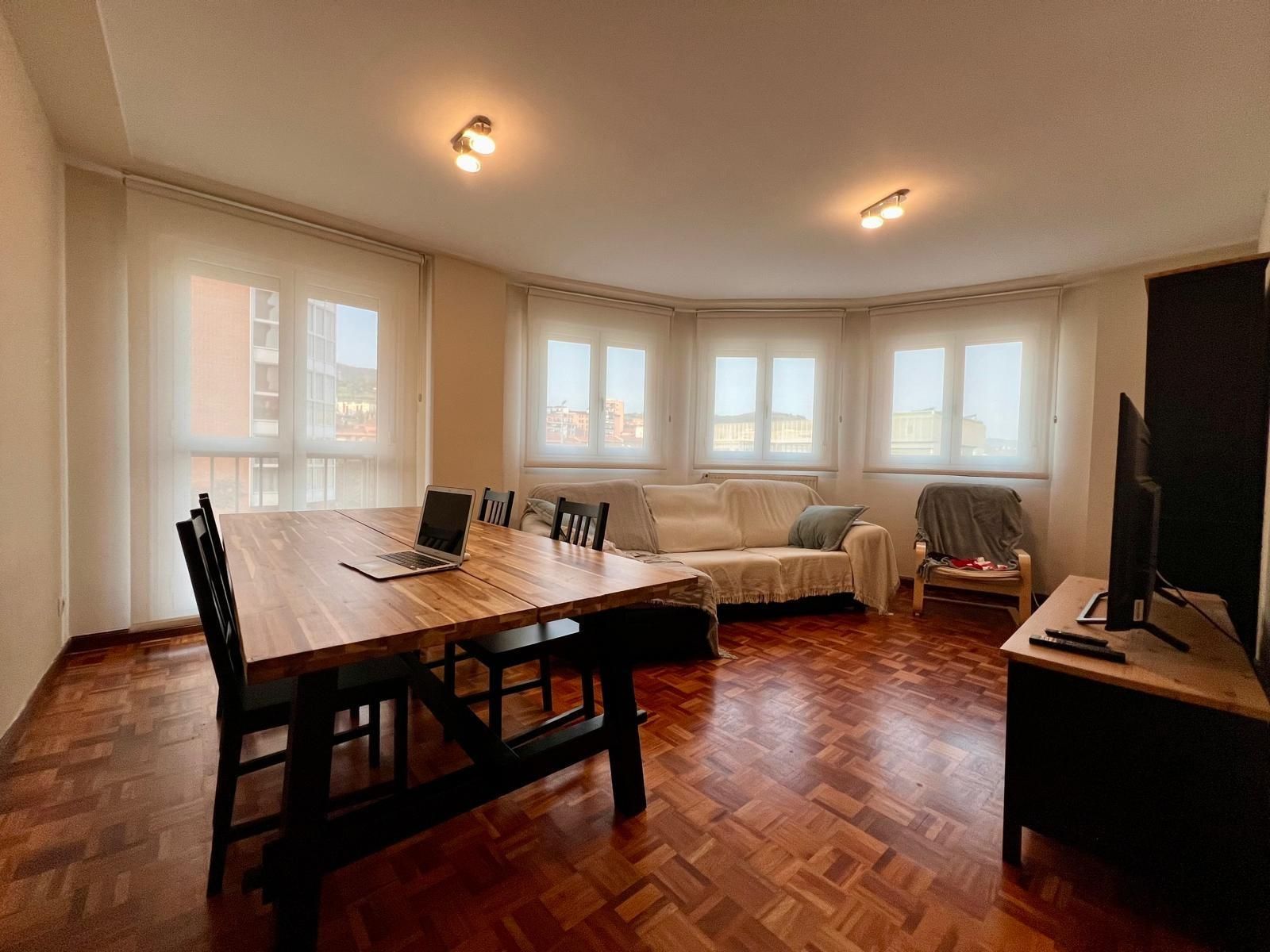 Sala d'estar de Pis de lloguer en Bilbao  amb Calefacció